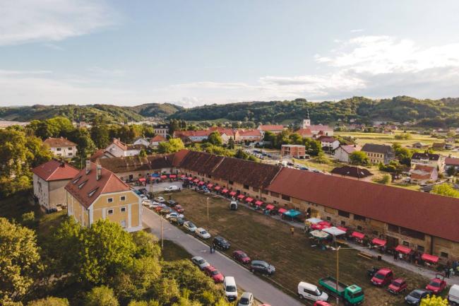 Banovina (1).jpg Povijesni kompleks Banovina