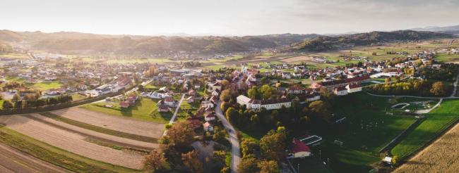 Banovina (2).jpg Povijesni kompleks Banovina